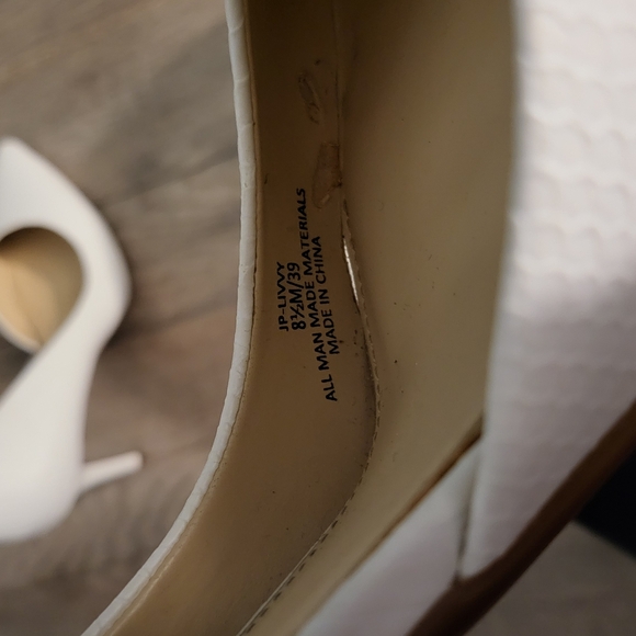 Elegant White Stilettos - Picture 9 of 9